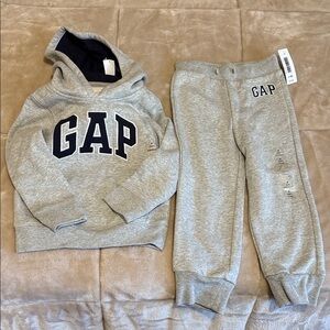 Brand new! GAP Kids Gray Hoodie Sweatpants Set. Size 4 years old.